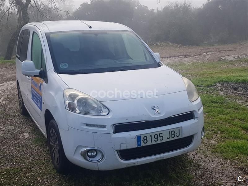 Usado Peugeot Partner Tepee Active 92 CV (67 kW) 2014 Blanco Monovolumen