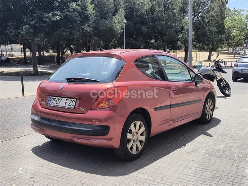 Rojo Usado 2007 Peugeot 207 Berlina | 2300 € (Super precio) - Imagen 1/4