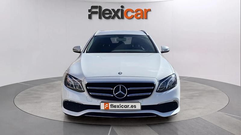 Usado Mercedes E200 160 CV (117 kW) 2019 Blanco Familiar