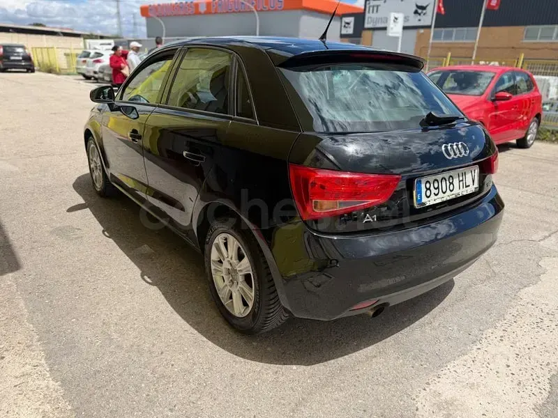 Usado Audi A1 Sportback Ambition 86 CV (63 kW) 2012 Negro Utilitario