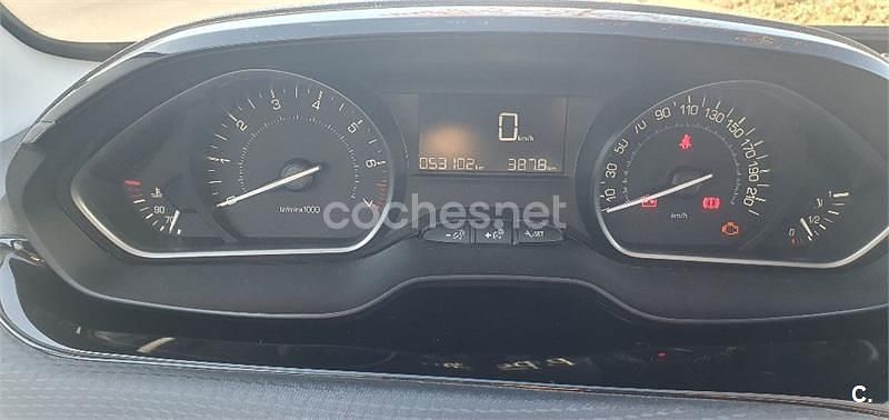 Usado Peugeot 2008 Style 82 CV (60 kW) 2018 Blanco SUV