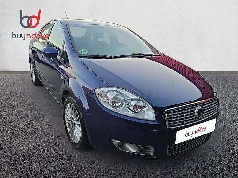 Usado Fiat Linea Emotion 90 CV (66 kW) 2009 Blanco Berlina