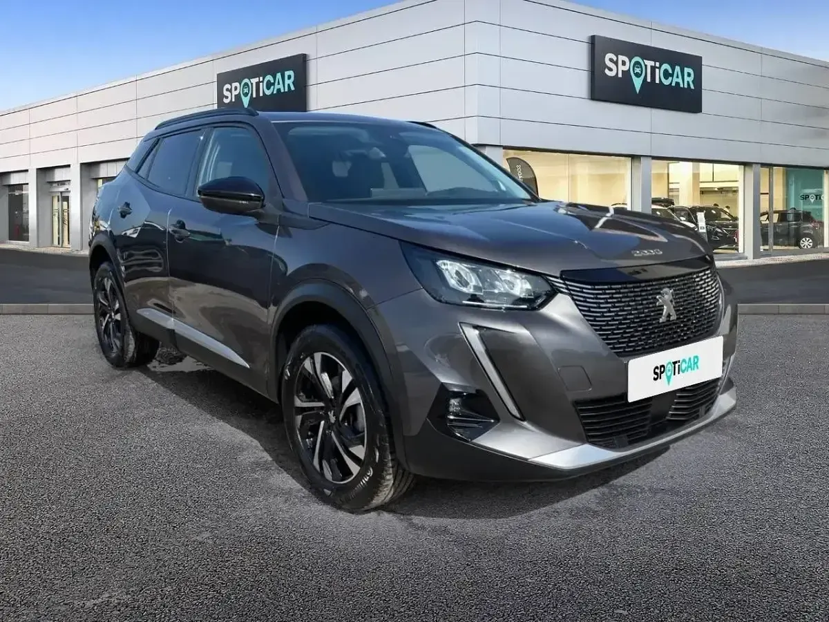 Usado Peugeot 2008 Allure 131 CV (96 kW) 2022 Gris SUV