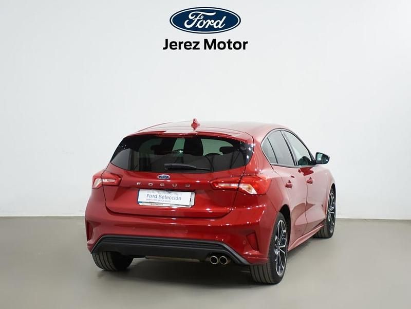 Usado Ford Focus ST-Line 120 CV (88 kW) 2020 Rojo fantastic Berlina