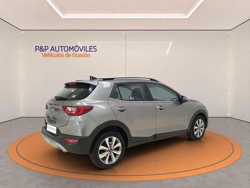 Usado Kia Stonic 84 CV (61 kW) 2023 Gris SUV