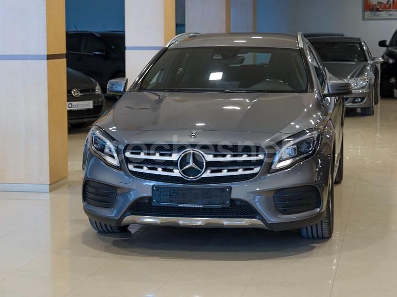 Usado Mercedes GLA200 136 CV (100 kW) 2018 Gris / plata SUV