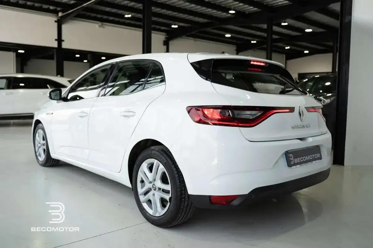 Usado Renault Mégane Life 95 CV (69 kW) 2020 Blanco Utilitario