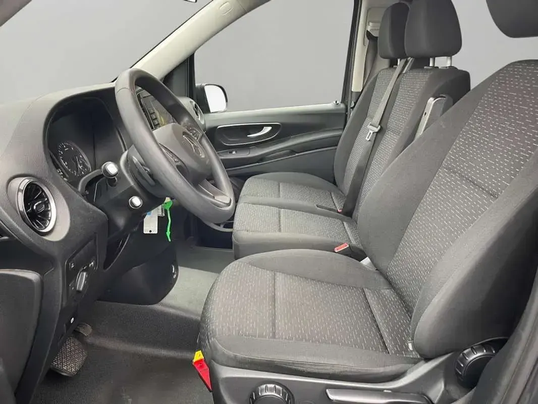 Usado Mercedes Vito 136 CV (100 kW) 2022 Gris Van