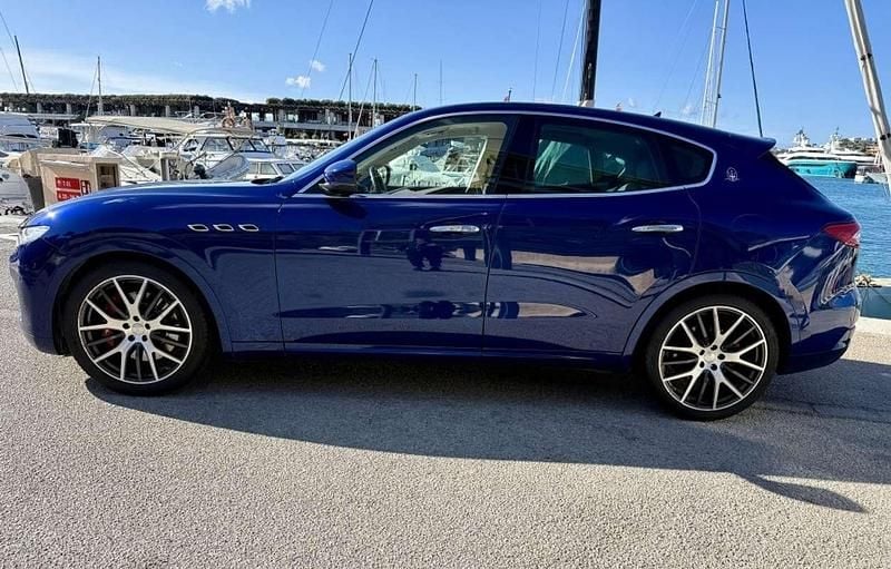 Usado Maserati Levante 430 CV (316 kW) 2017 Azul SUV