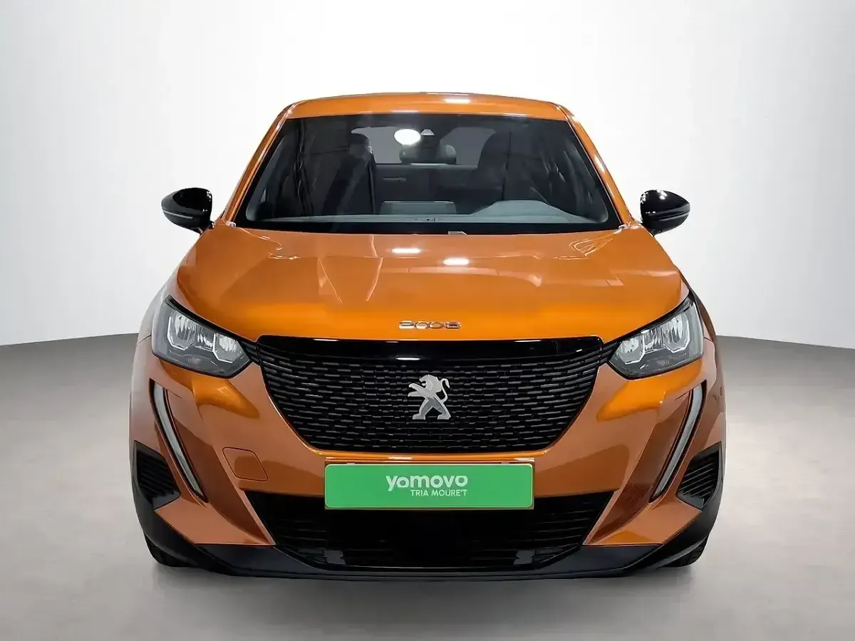 Usado Peugeot 2008 Active 131 CV (96 kW) 2023 Naranja SUV
