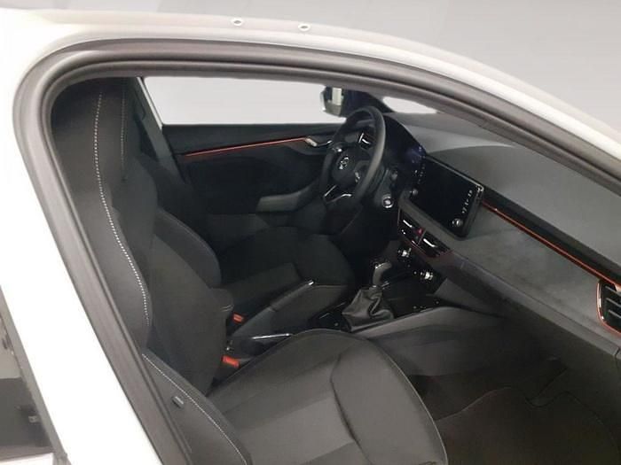 Usado Skoda Scala 115 CV (84 kW) 2024 Blanco Utilitario