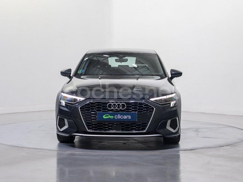 Usado Audi A3 Advanced Plus 110 CV (80 kW) 2024 Gris / plata Berlina