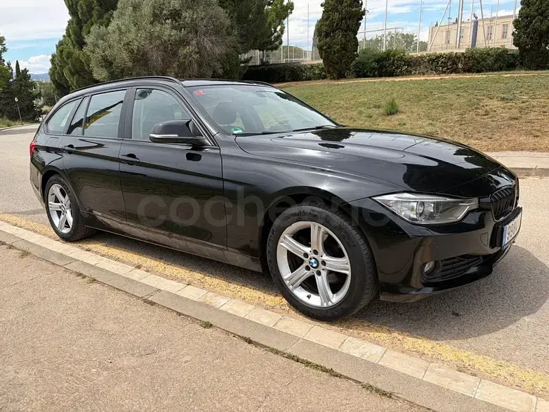 Usado BMW 318 143 CV (105 kW) 2014 Negro Familiar