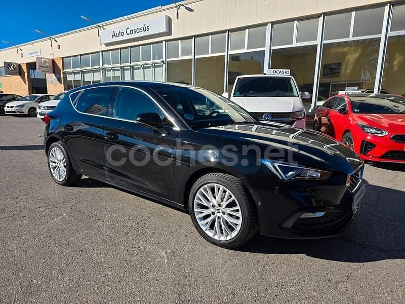Negro Usado 2022 Seat Leon XCELLENCE Berlina | 18.490 € (Precio justo) - Imagen 1/4