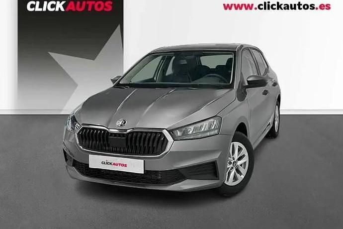 Usado Skoda Fabia Essence 95 CV (69 kW) 2025 Plata Utilitario