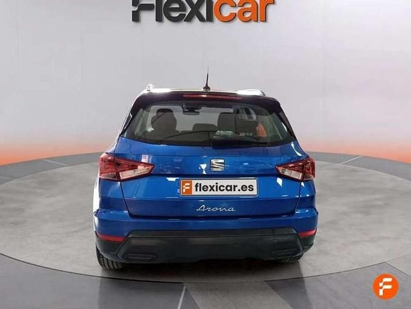 Usado Seat Arona Style 110 CV (80 kW) 2023 Azul SUV