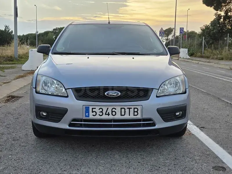 Usado Ford Focus Trend 115 CV (84 kW) 2006 Azul Berlina