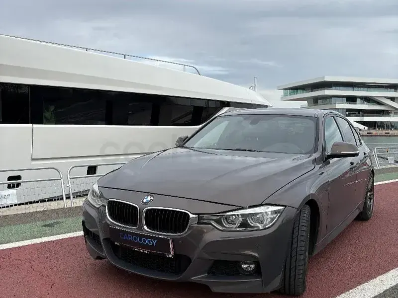 Käytetty BMW 330e M Performance 252 HP (185 kW) 2016 Peessi Sedan
