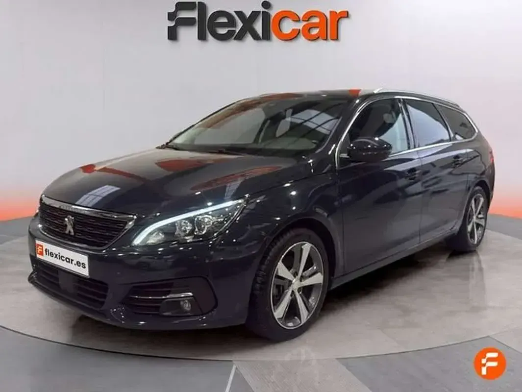 Usado Peugeot 308 Allure 131 CV (96 kW) 2019 Gris Utilitario