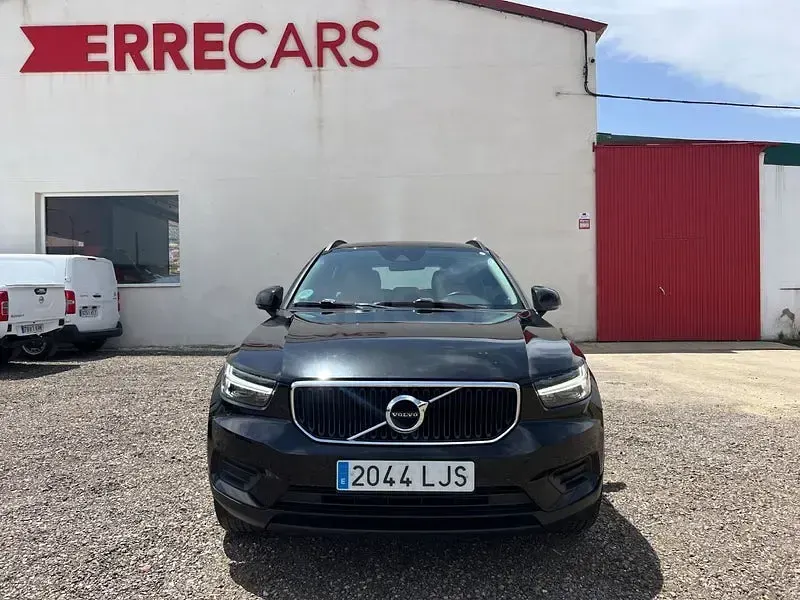 Usado Volvo XC40 Momentum 150 CV (110 kW) 2020 Negro SUV