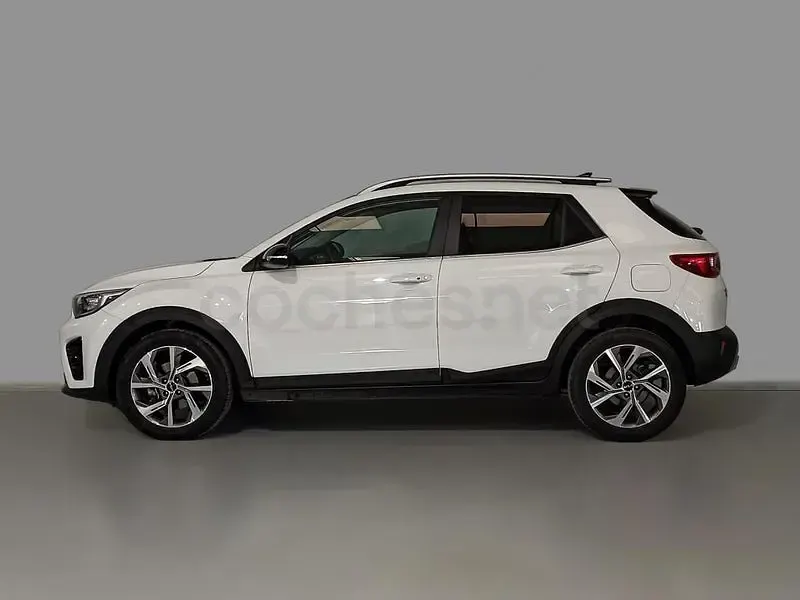 Usado Kia Stonic GT-Line 100 CV (73 kW) 2025 Blanco SUV