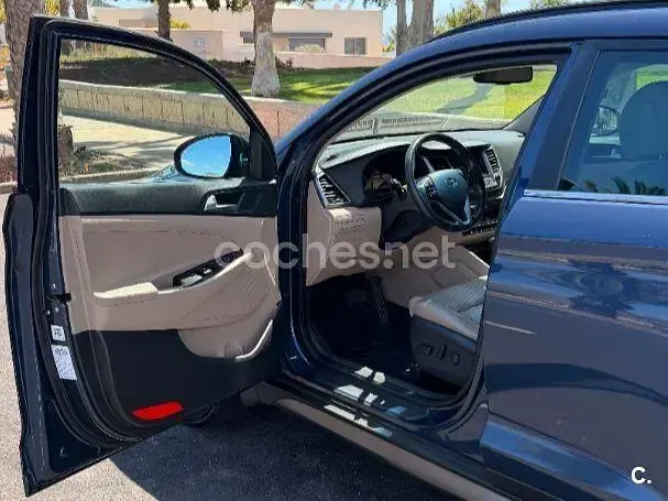 Usado Hyundai Tucson Style 176 CV (129 kW) 2017 Azul SUV