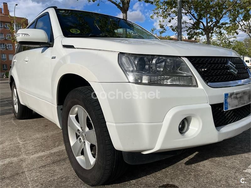 Usado Suzuki Grand Vitara 129 CV (94 kW) 2011 Blanco SUV