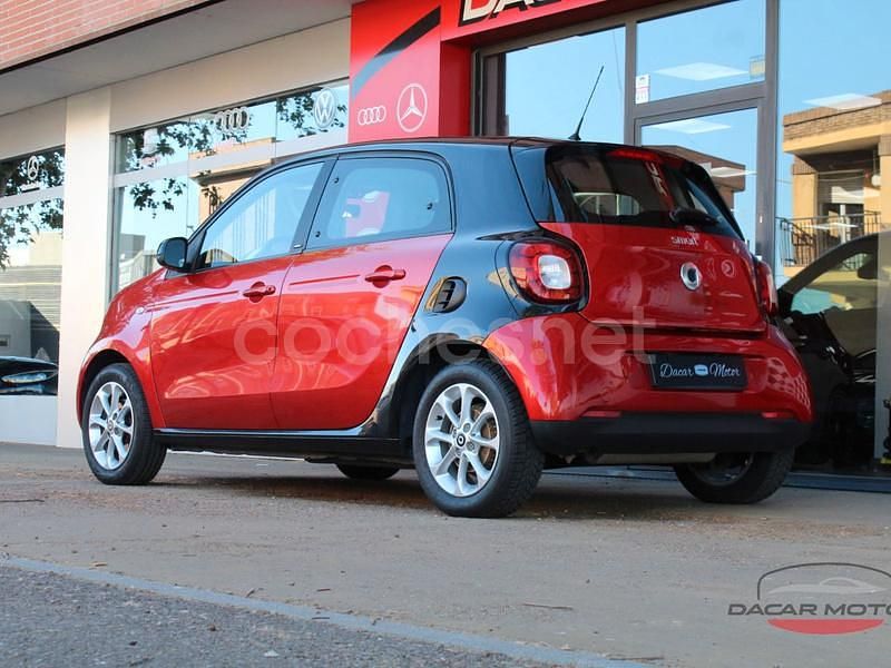 Usado Smart ForFour Passion 90 CV (66 kW) 2016 Granate Utilitario