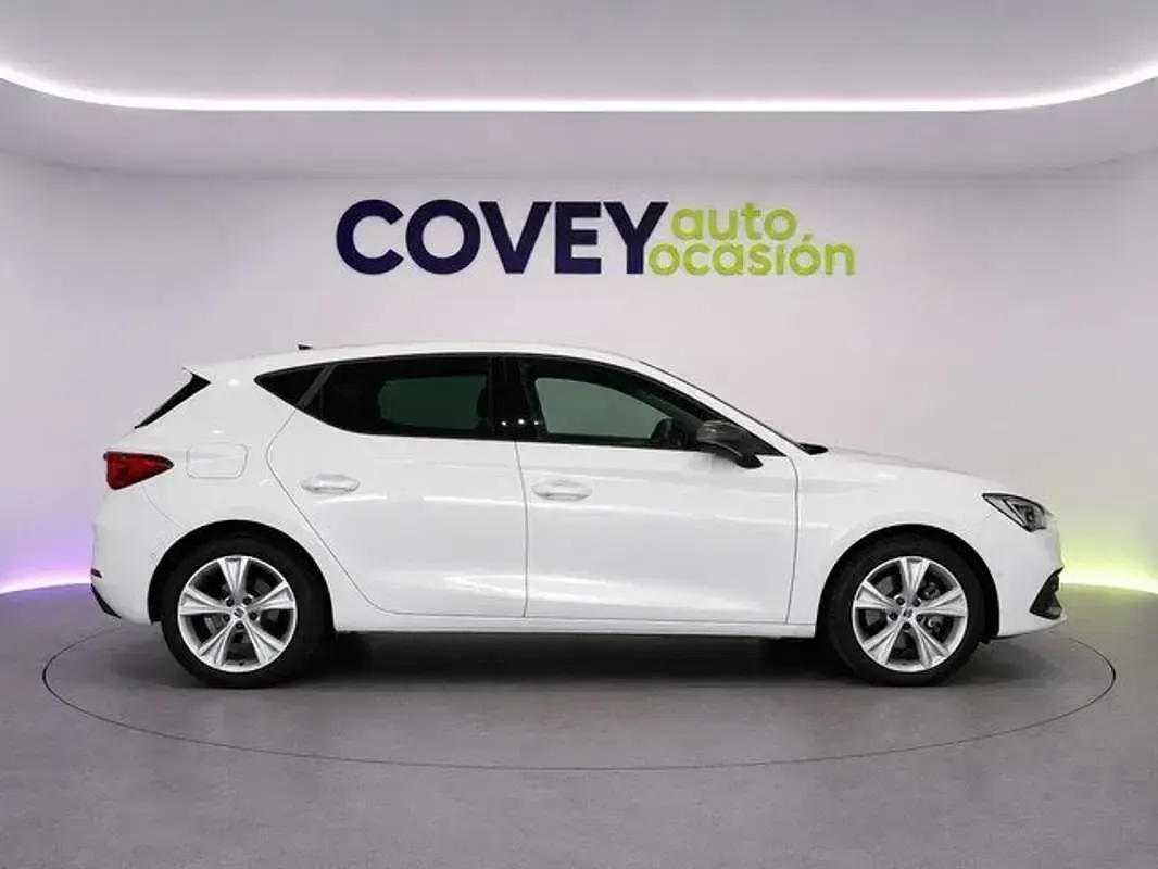 Usado Seat Leon FR 150 CV (110 kW) 2022 Blanco Utilitario