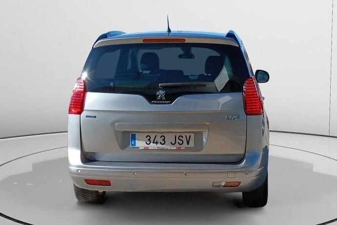 Usado Peugeot 5008 Allure 131 CV (96 kW) 2016 Monovolumen