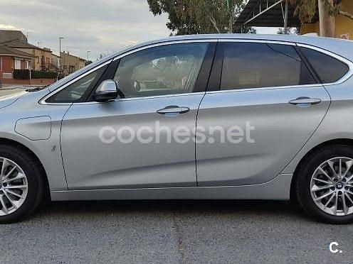 Usado BMW 225 Active Tourer iPerformance 224 CV (164 kW) 2019 Gris / plata Monovolumen