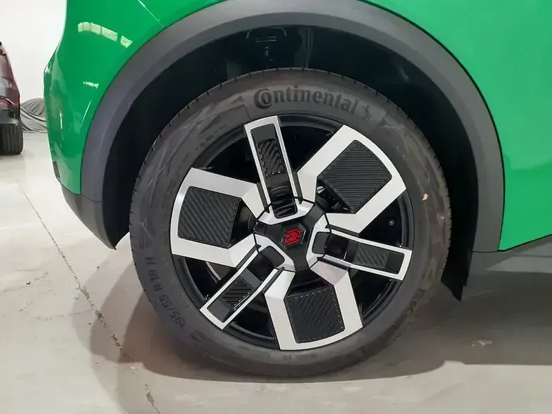 Usado Renault R5 Techno 110 kW (150 CV) 2025 Verde Utilitario