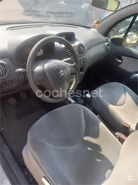 Usado Citroën C3 Exclusive 70 CV (51 kW) 2004 Gris / plata Berlina