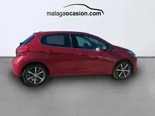 Usado Peugeot 208 Active 99 CV (72 kW) 2017 Rojo Utilitario