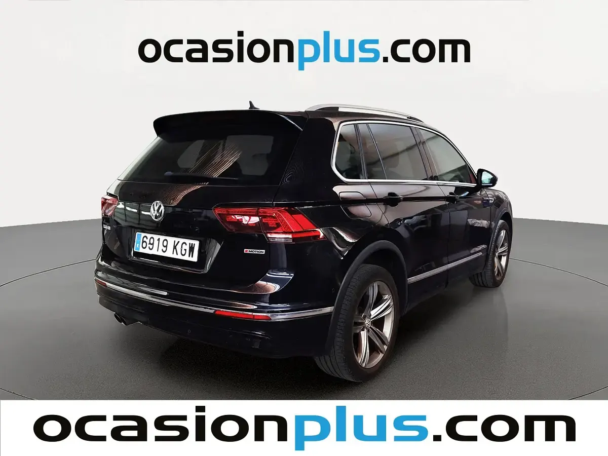 Usado VW Tiguan Sportline 180 CV (132 kW) 2018 Negro SUV
