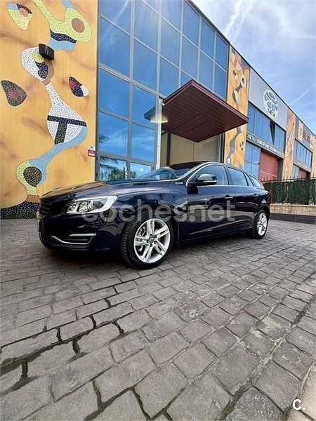 Usado Volvo V60 285 CV (209 kW) 2015 Azul Familiar