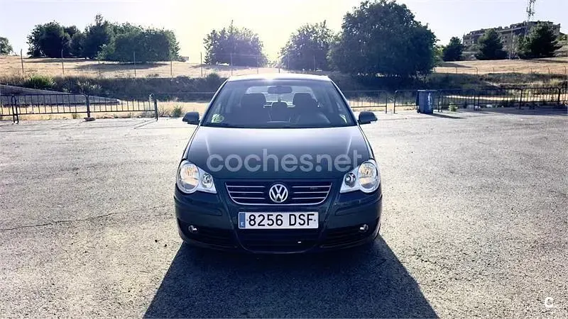 Usado VW Polo Advance 75 CV (55 kW) 2005 Amarillo Utilitario