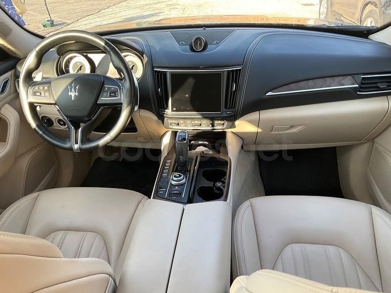 Usado Maserati Levante 330 CV (242 kW) 2022 Azul SUV