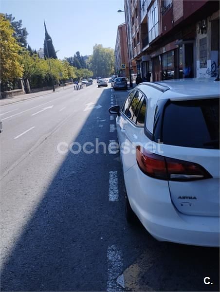 Blanco Usado 2017 Opel Astra Business Familiar | 8600 € (Precio justo) - Imagen 1/4