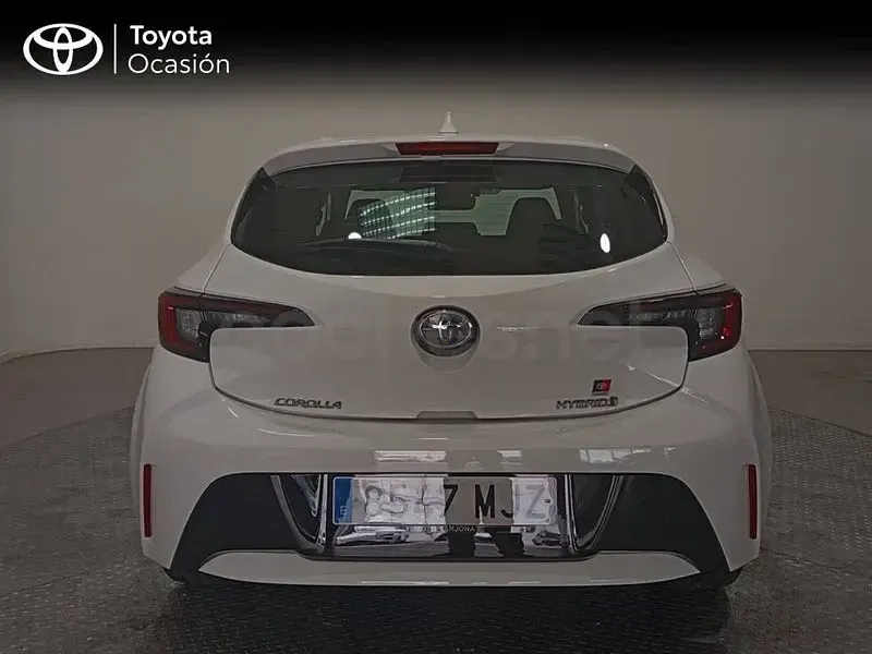 Usado Toyota Corolla Active 140 CV (102 kW) 2023 Blanco Berlina