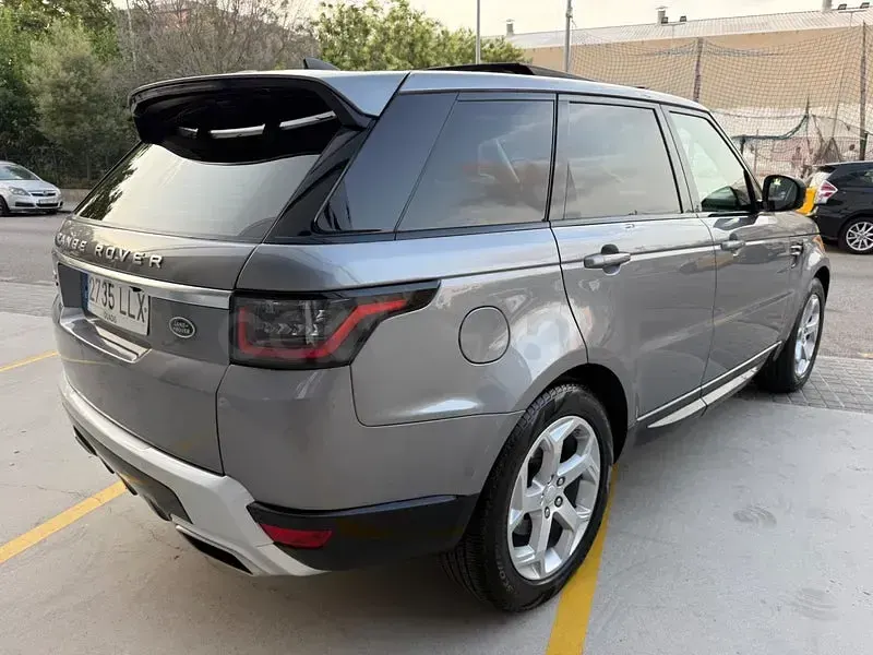 Usado Land Rover Range Rover Sport HSE Dynamic 306 CV (225 kW) 2020 Gris / plata SUV