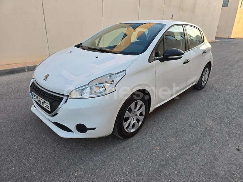 Blanco Usado 2013 Peugeot 208 Access Utilitario | 5500 € (Precio justo) - Imagen 1/4