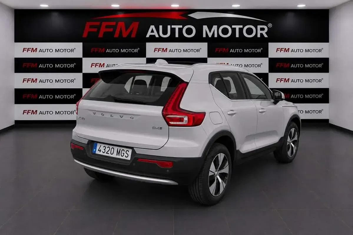 Usado Volvo XC40 Ultimate 197 CV (144 kW) 2023 Gris SUV