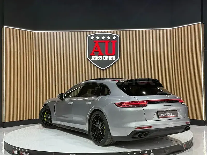 Occasion Porsche Panamera Sport Turismo 462 PK (339 kW) 2018 Grijs Stationwagen