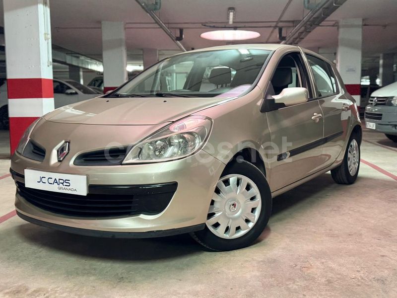 Beige Usado 2006 Renault Clio II Berlina | 4990 € (Un poco caro) - Imagen 1/4