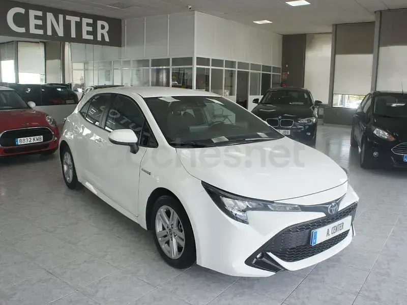Usado Toyota Corolla Style 122 CV (89 kW) 2021 Blanco Berlina