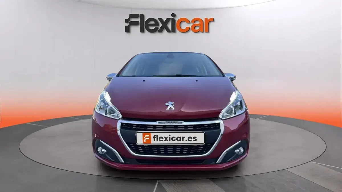 Usado Peugeot 208 Allure 82 CV (60 kW) 2017 Granate Utilitario