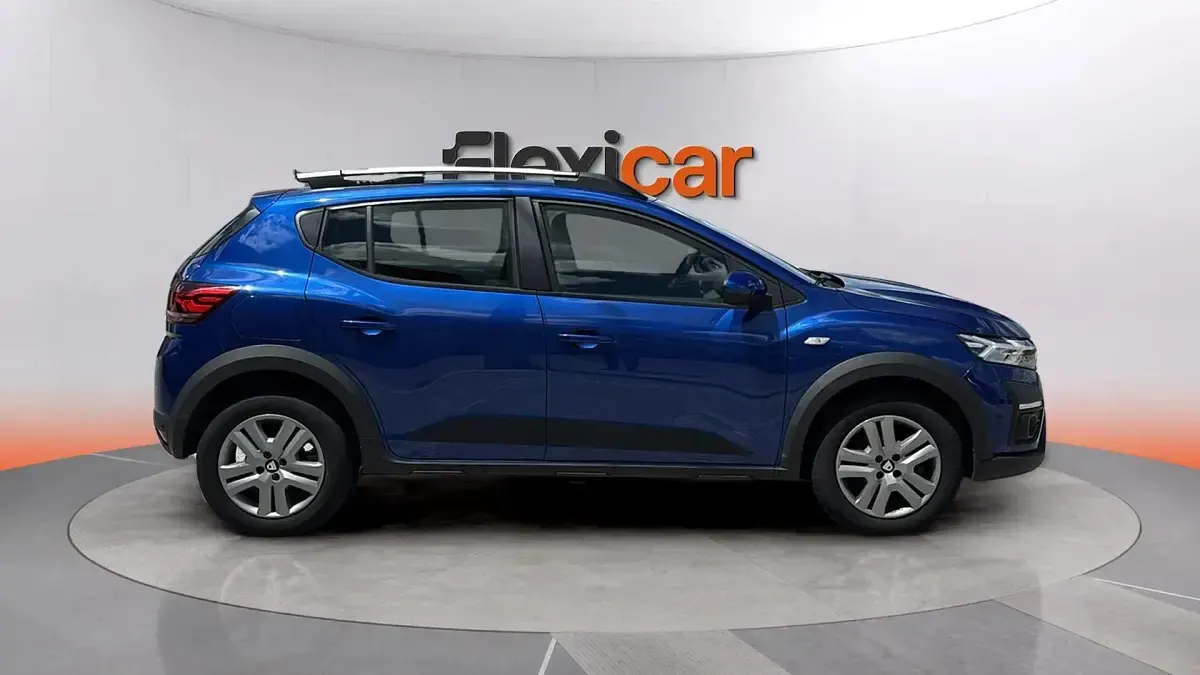 Usado Dacia Sandero Comfort 91 CV (66 kW) 2021 Azul Berlina