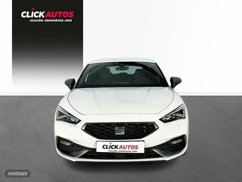 Usado Seat Leon FR 130 CV (95 kW) 2023 Blanco Berlina