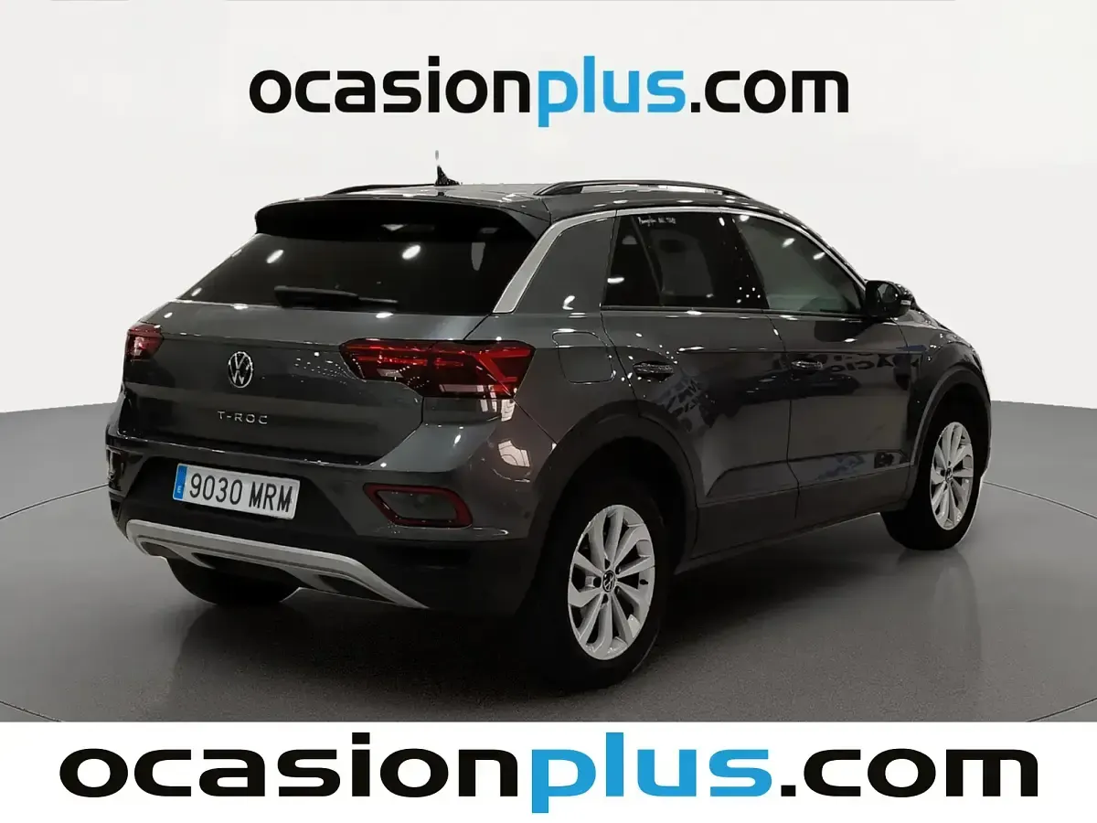 Usado VW T-Roc Life 110 CV (80 kW) 2024 Gris SUV